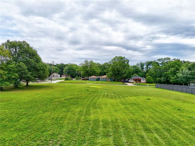 1010 Log Shoals Road, Mauldin, SC 29662
