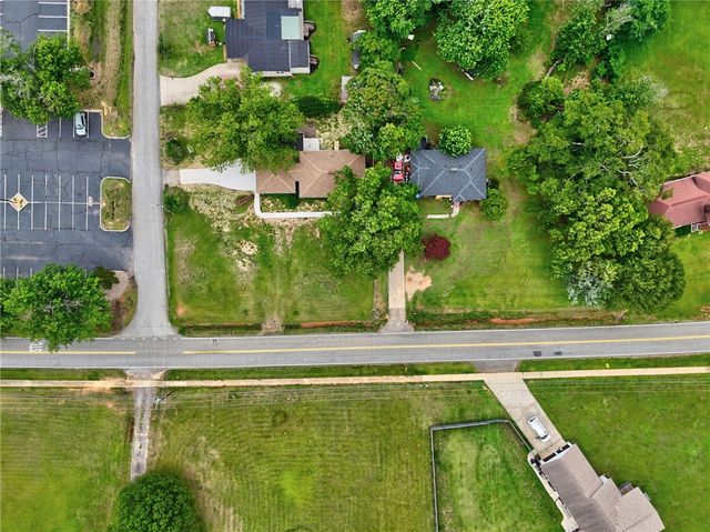 1010 Log Shoals Road, Mauldin, SC 29662
