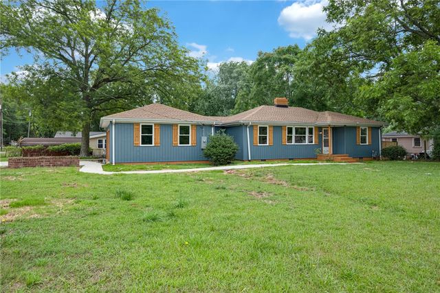 1010 Log Shoals Road, Mauldin, SC 29662