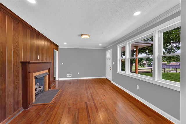 1010 Log Shoals Road, Mauldin, SC 29662