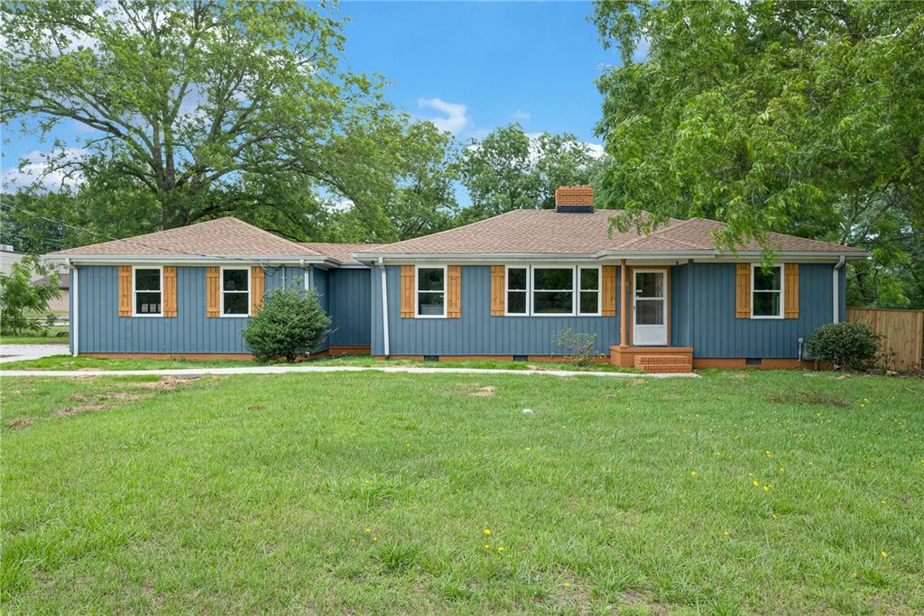 1010 Log Shoals Road, Mauldin, SC 29662