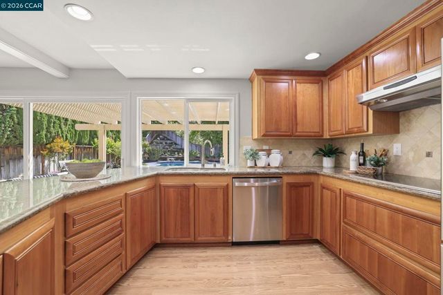 280 Firestone Dr, Walnut Creek, CA 94598