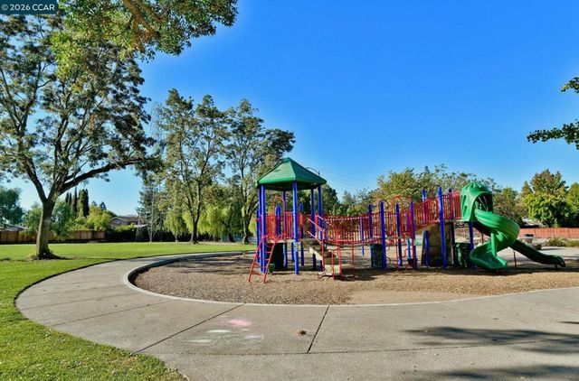 280 Firestone Dr, Walnut Creek, CA 94598