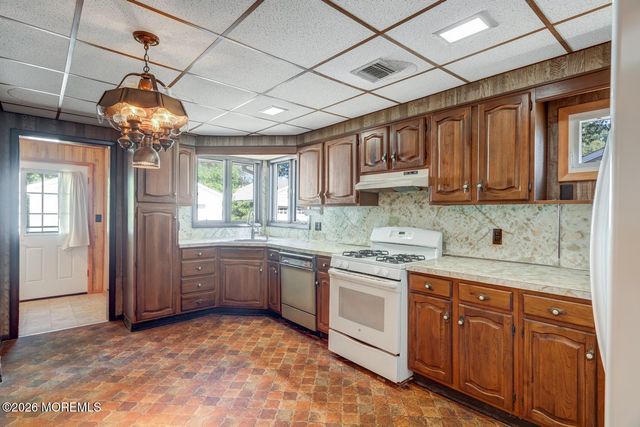832 Rodgers Street, Lanoka Harbor, NJ 08734
