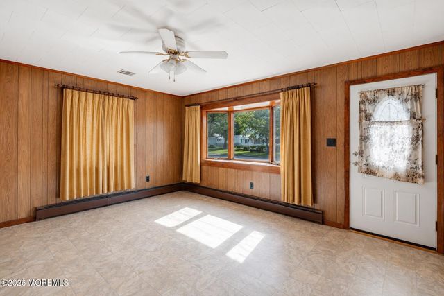 832 Rodgers Street, Lanoka Harbor, NJ 08734