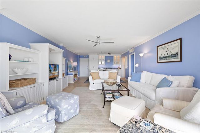 1977 Gulf Shore BLVD N 504, Naples, FL 34102