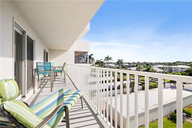 1977 Gulf Shore BLVD N 504, Naples, FL 34102