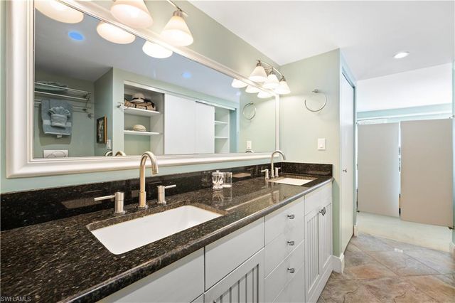 1977 Gulf Shore BLVD N 504, Naples, FL 34102