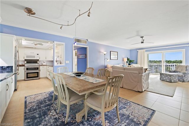 1977 Gulf Shore BLVD N 504, Naples, FL 34102