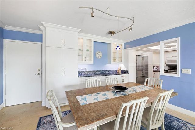 1977 Gulf Shore BLVD N 504, Naples, FL 34102