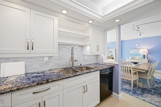 1977 Gulf Shore BLVD N 504, Naples, FL 34102