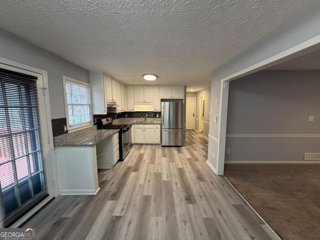 212 Regal Way W 44, Mcdonough, GA 30253