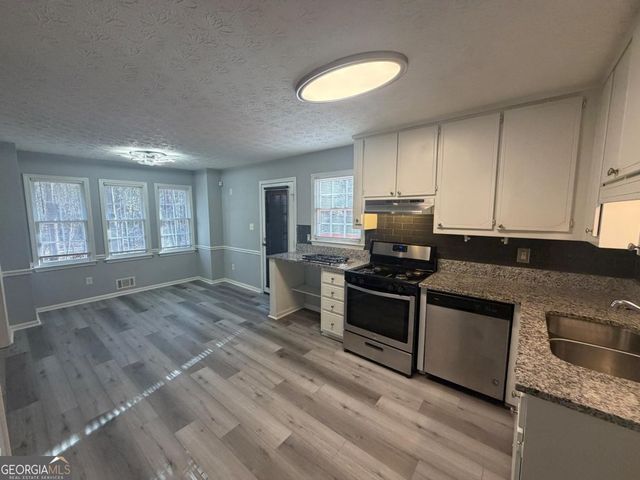 212 Regal Way W 44, Mcdonough, GA 30253