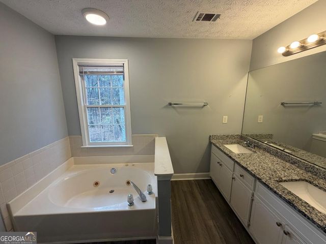 212 Regal Way W 44, Mcdonough, GA 30253