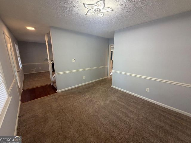 212 Regal Way W 44, Mcdonough, GA 30253