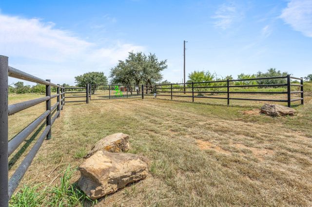 1712 Wells East Road W, Newcastle, TX 76372