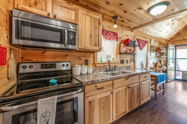 1712 Wells East Road W, Newcastle, TX 76372
