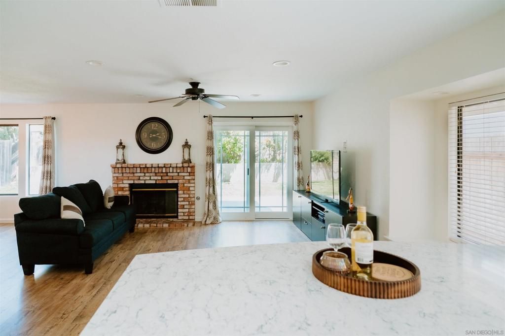 Image 11 of property listing at 645 Paseo Rio, Vista, CA 92081