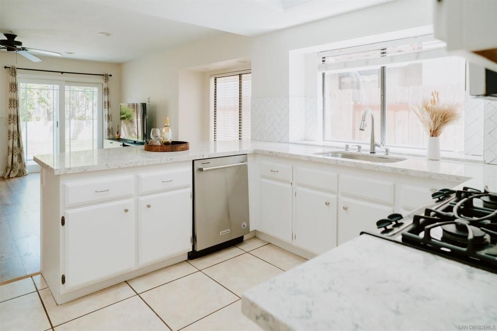 Image 15 of property listing at 645 Paseo Rio, Vista, CA 92081