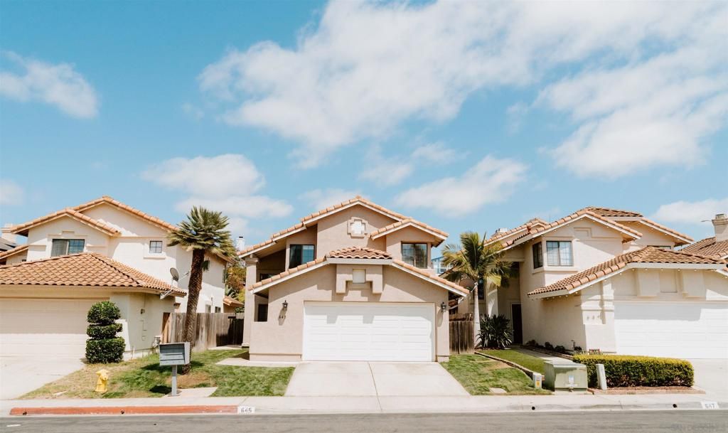 Image 2 of property listing at 645 Paseo Rio, Vista, CA 92081