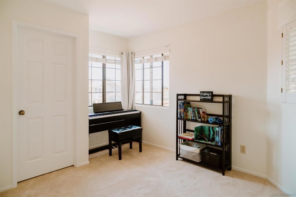 Image 27 of property listing at 645 Paseo Rio, Vista, CA 92081