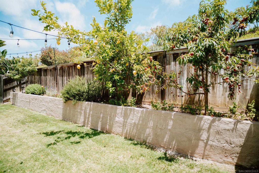 Image 34 of property listing at 645 Paseo Rio, Vista, CA 92081