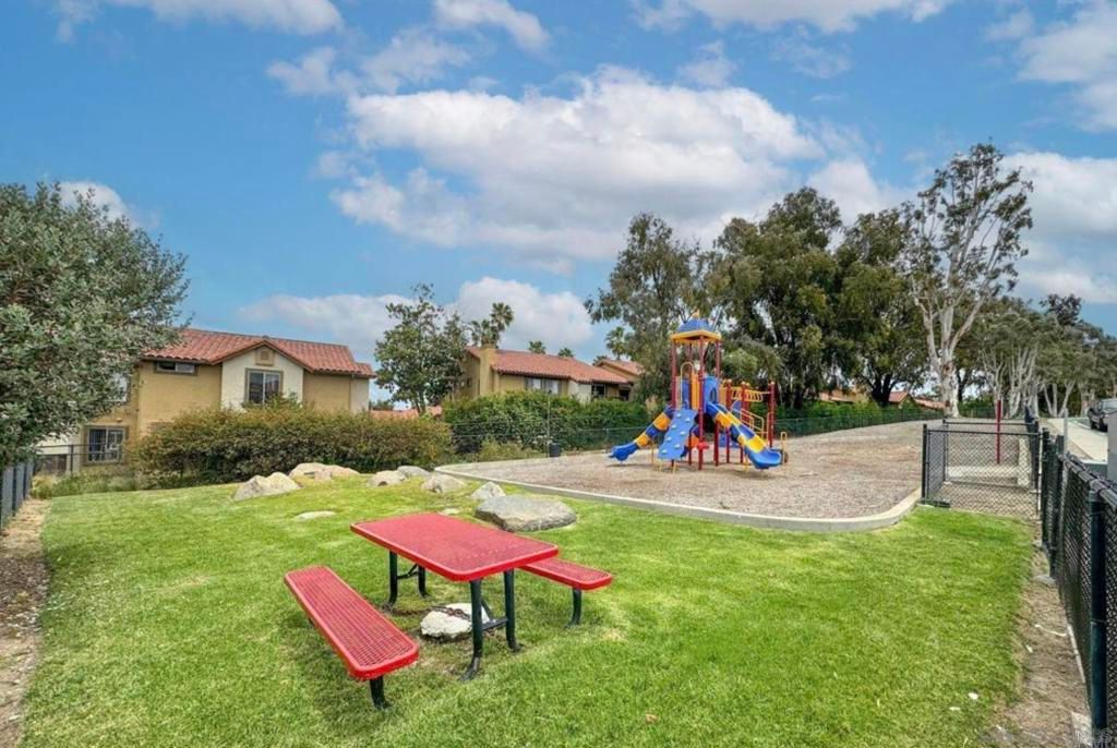 Image 41 of property listing at 645 Paseo Rio, Vista, CA 92081