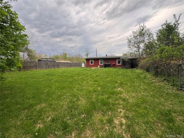 12 Park Circle, Mount Marion, NY 12456