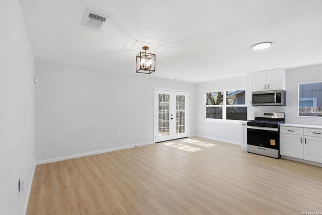 6118 Hopes Ferry, San Antonio, TX 78233