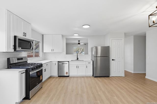 6118 Hopes Ferry, San Antonio, TX 78233