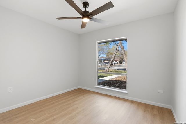 6118 Hopes Ferry, San Antonio, TX 78233