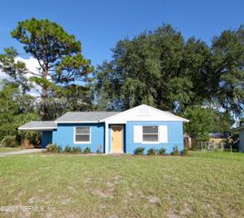113 W OAK HILL Drive, Palatka, FL 32177