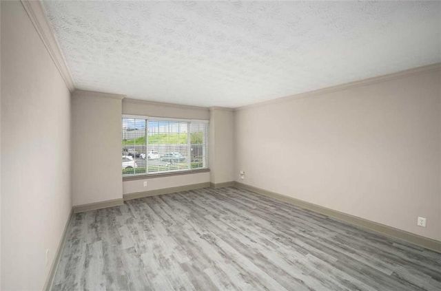 5675 Roswell Road D, Atlanta, GA 30342