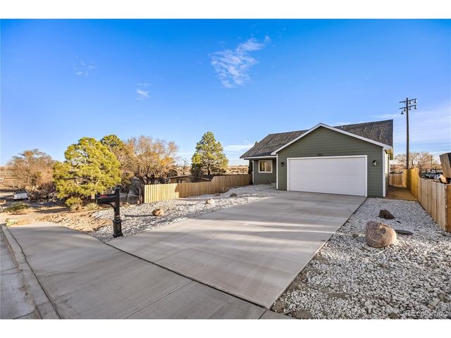 1510 Grenadillo Street St, Pueblo, CO 81001