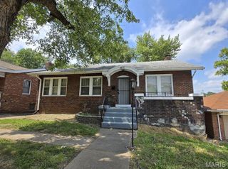 8831 May Avenue, St Louis, MO 63136