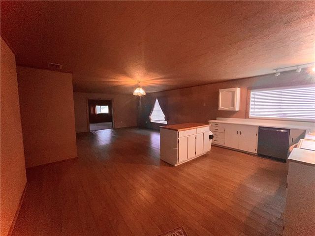 105 CANAL ST, Mathis, TX 78368