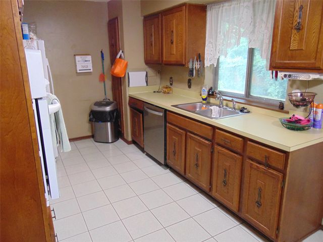 5420 Kings Manor Drive, Lake Dallas, TX 75065