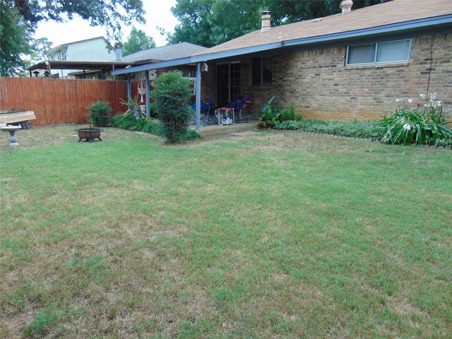5420 Kings Manor Drive, Lake Dallas, TX 75065