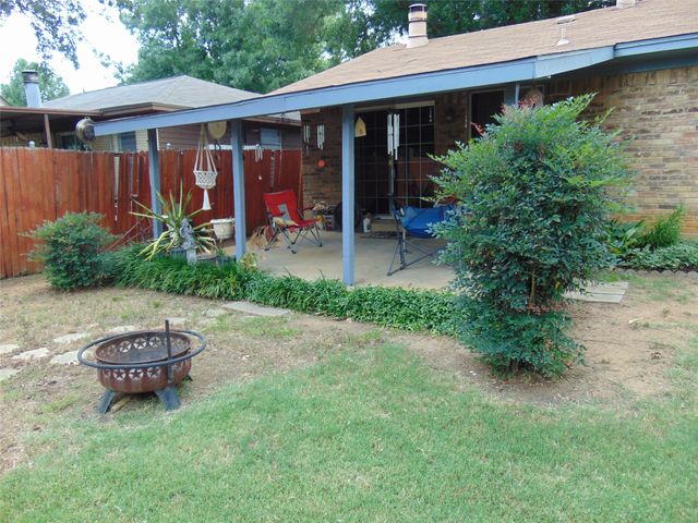 5420 Kings Manor Drive, Lake Dallas, TX 75065