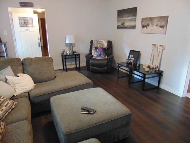 5420 Kings Manor Drive, Lake Dallas, TX 75065