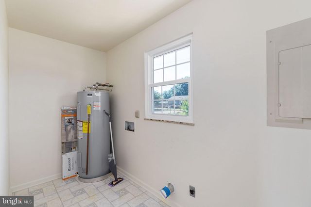 1708 SHERWOOD DR, Fredericksburg, VA 22405