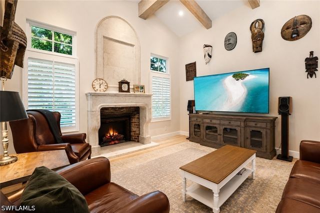 5042 Seahorse AVE, Naples, FL 34103