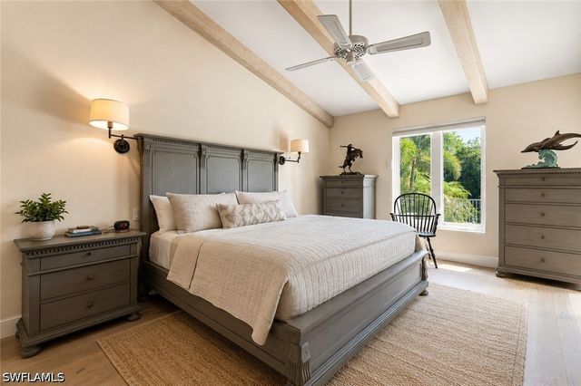 5042 Seahorse AVE, Naples, FL 34103
