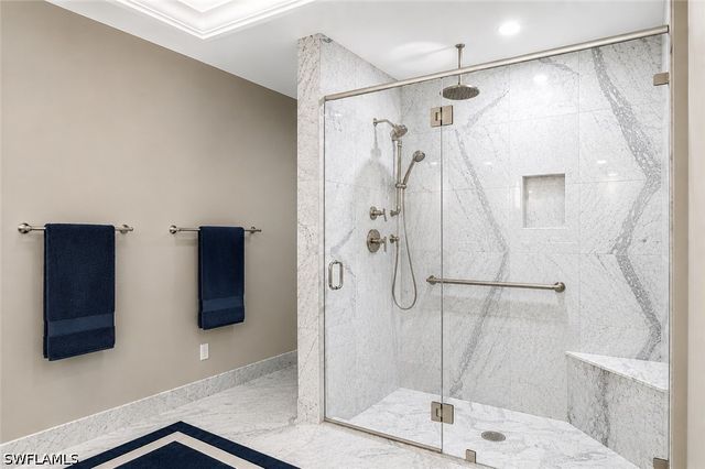 5042 Seahorse AVE, Naples, FL 34103