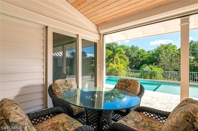 5042 Seahorse AVE, Naples, FL 34103