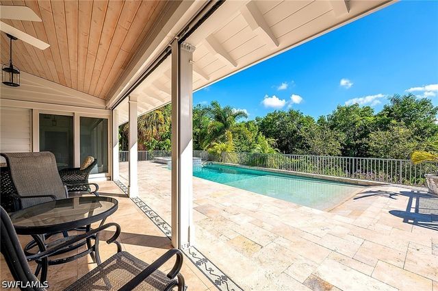 5042 Seahorse AVE, Naples, FL 34103