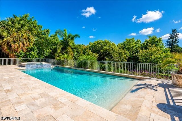 5042 Seahorse AVE, Naples, FL 34103