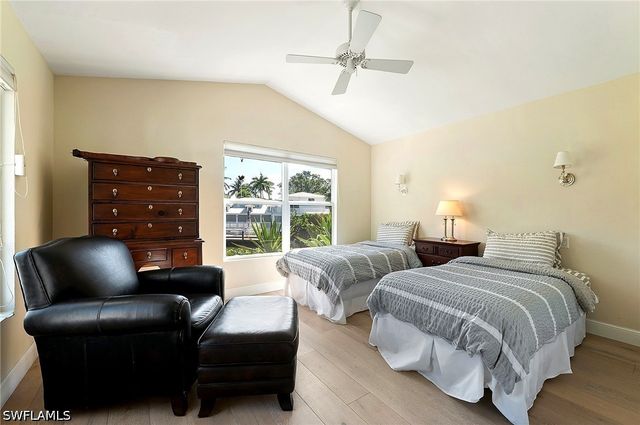 5042 Seahorse AVE, Naples, FL 34103
