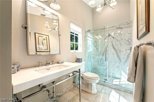 5042 Seahorse AVE, Naples, FL 34103