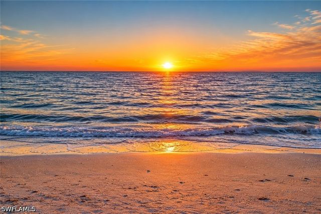 5042 Seahorse AVE, Naples, FL 34103